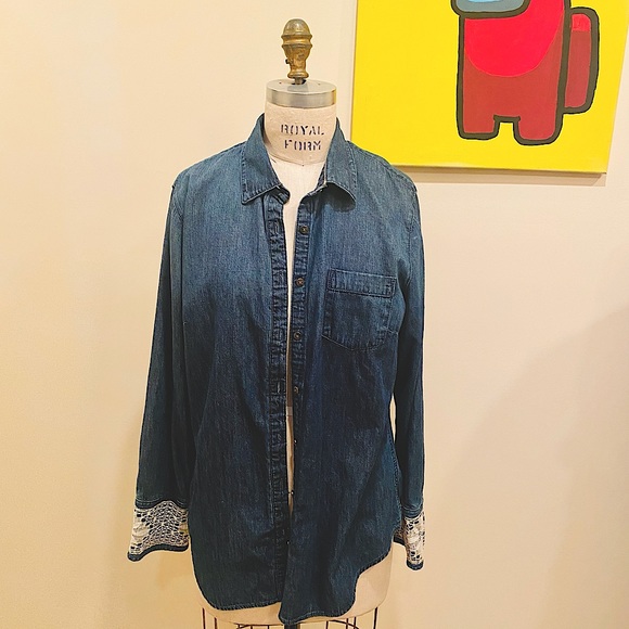 Lands End denim top. Vintage lace added to cuff. Size 14 - Picture 2 of 12